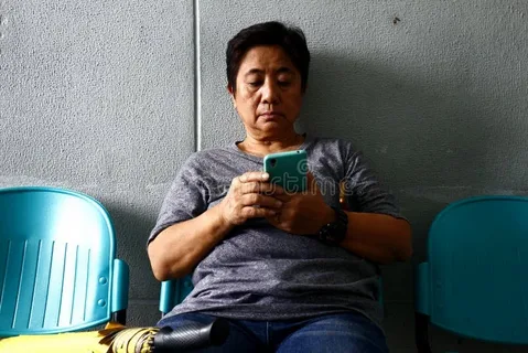 Pagod na lalaki pagkatapos ng trabaho